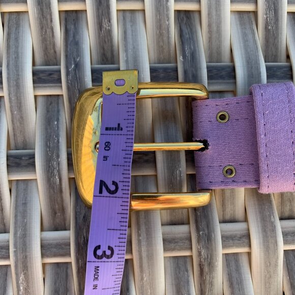 Vintage 80s 90s Lavender Purple Fabric Gold Toned Buckle Retro Waist Belt - Picture 12 of 13